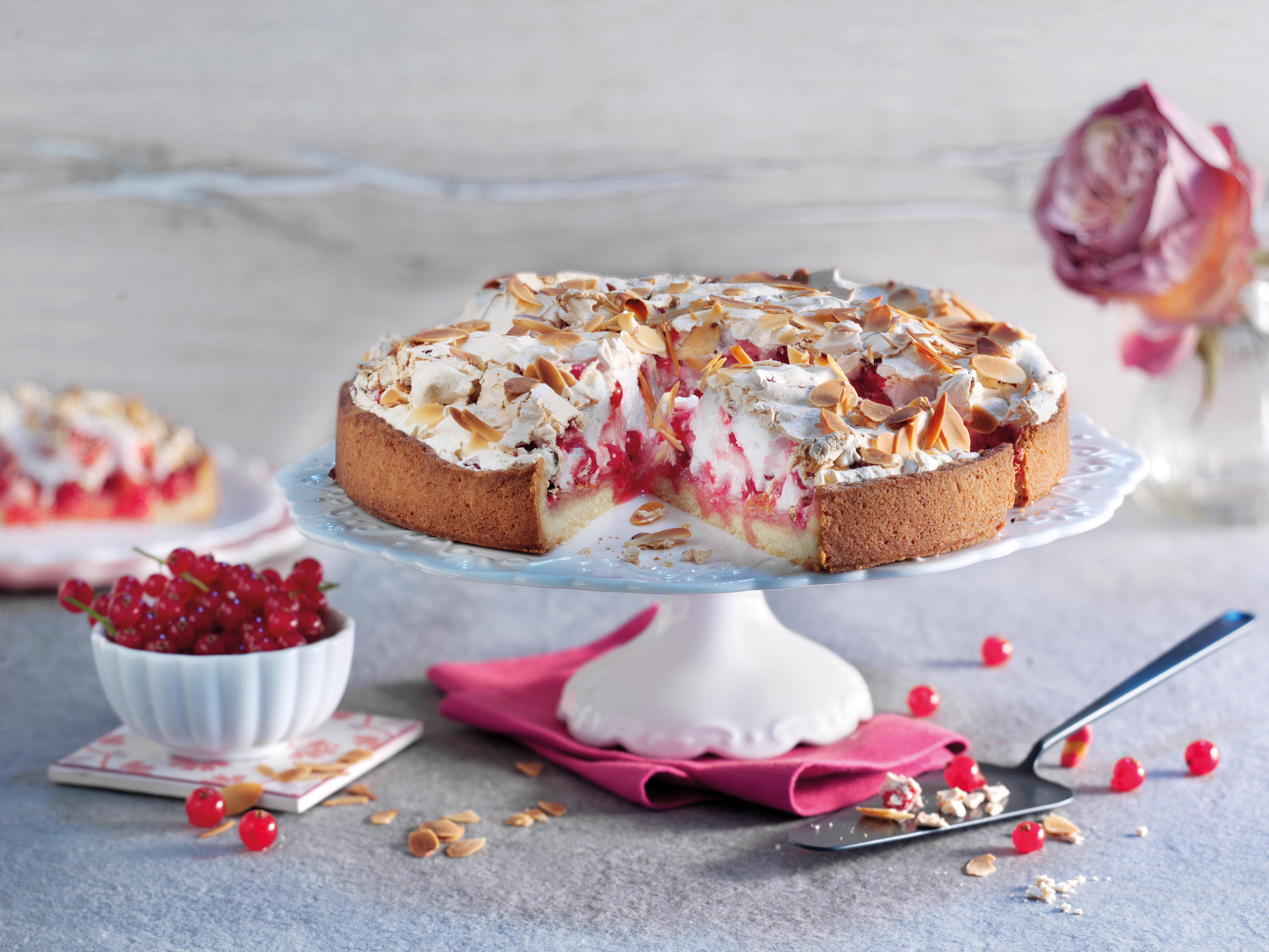 Johannisbeer-Baiser-Torte