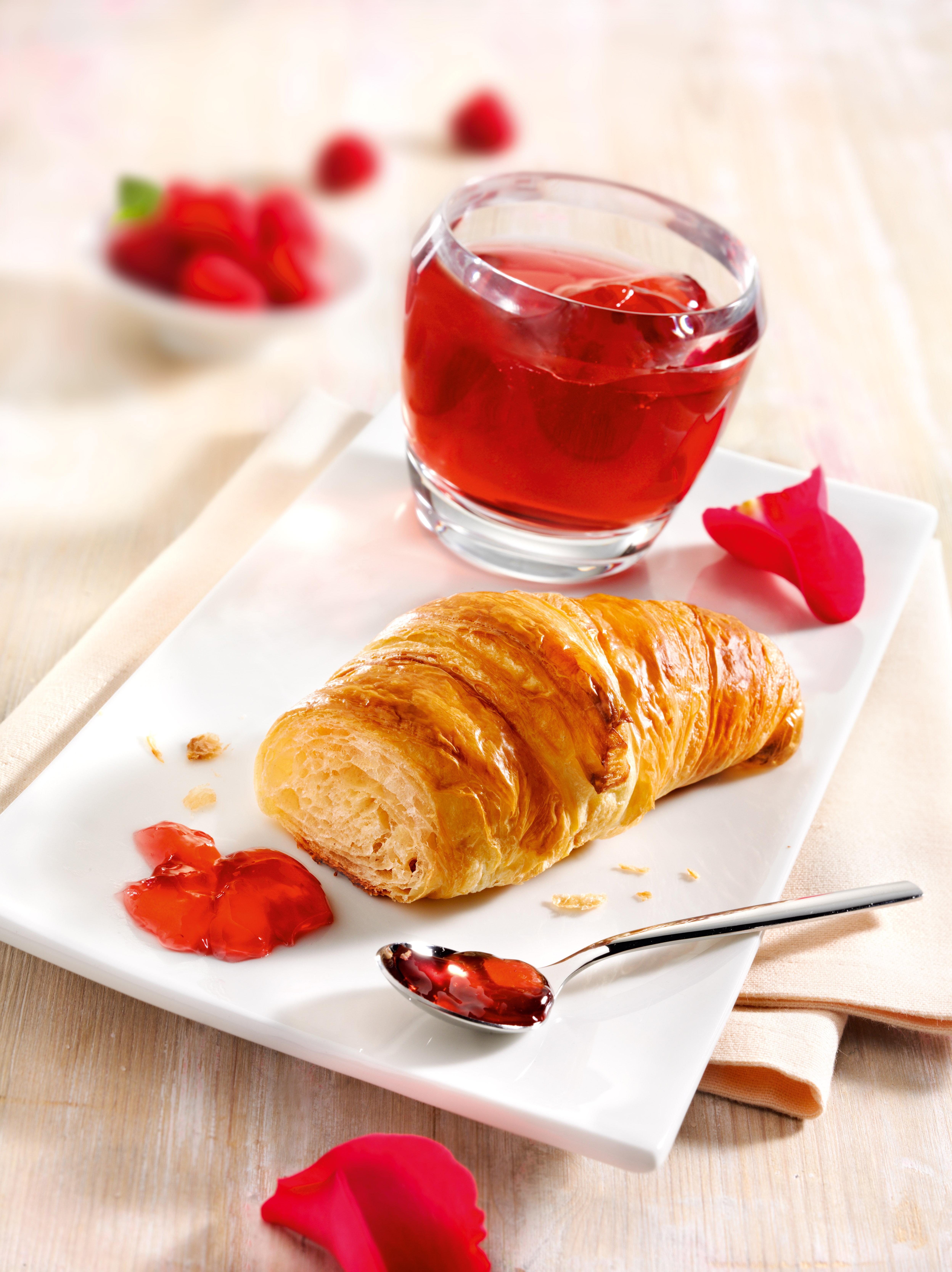 Himbeersaft Mit Gelierzucker: Rezept Für Himbeergelee Mit Brombeeren image