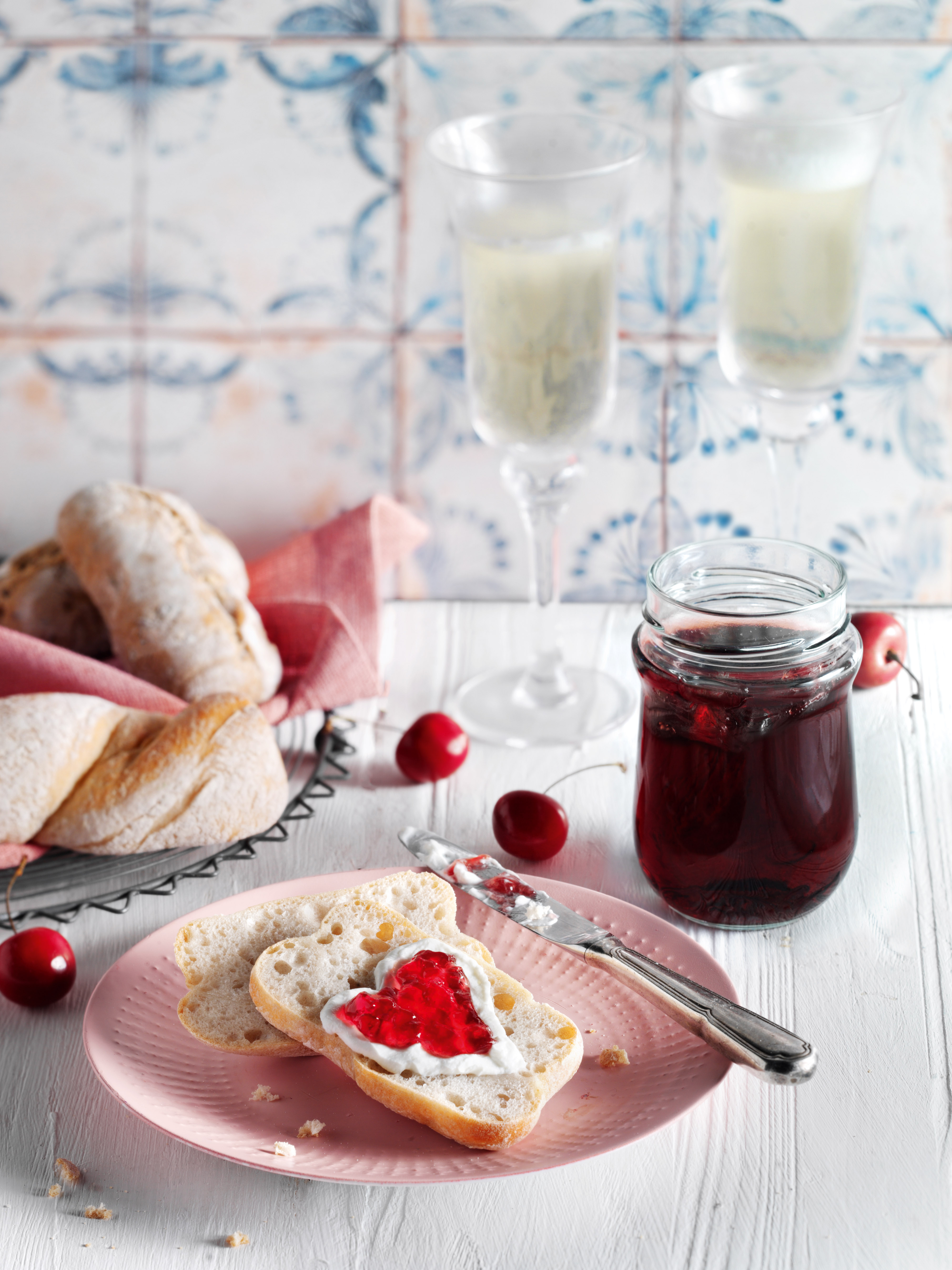 Kirsch-Sekt-Gelee Kirsch-Sekt-Gelee