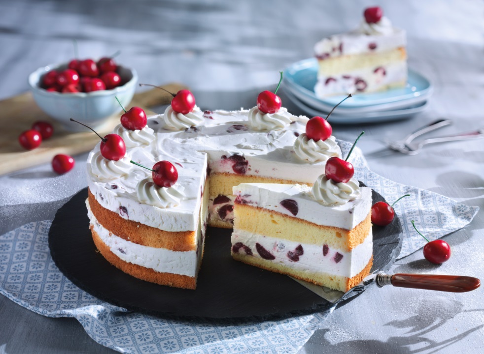 Quark Sahnetorte Mit Kirschen 