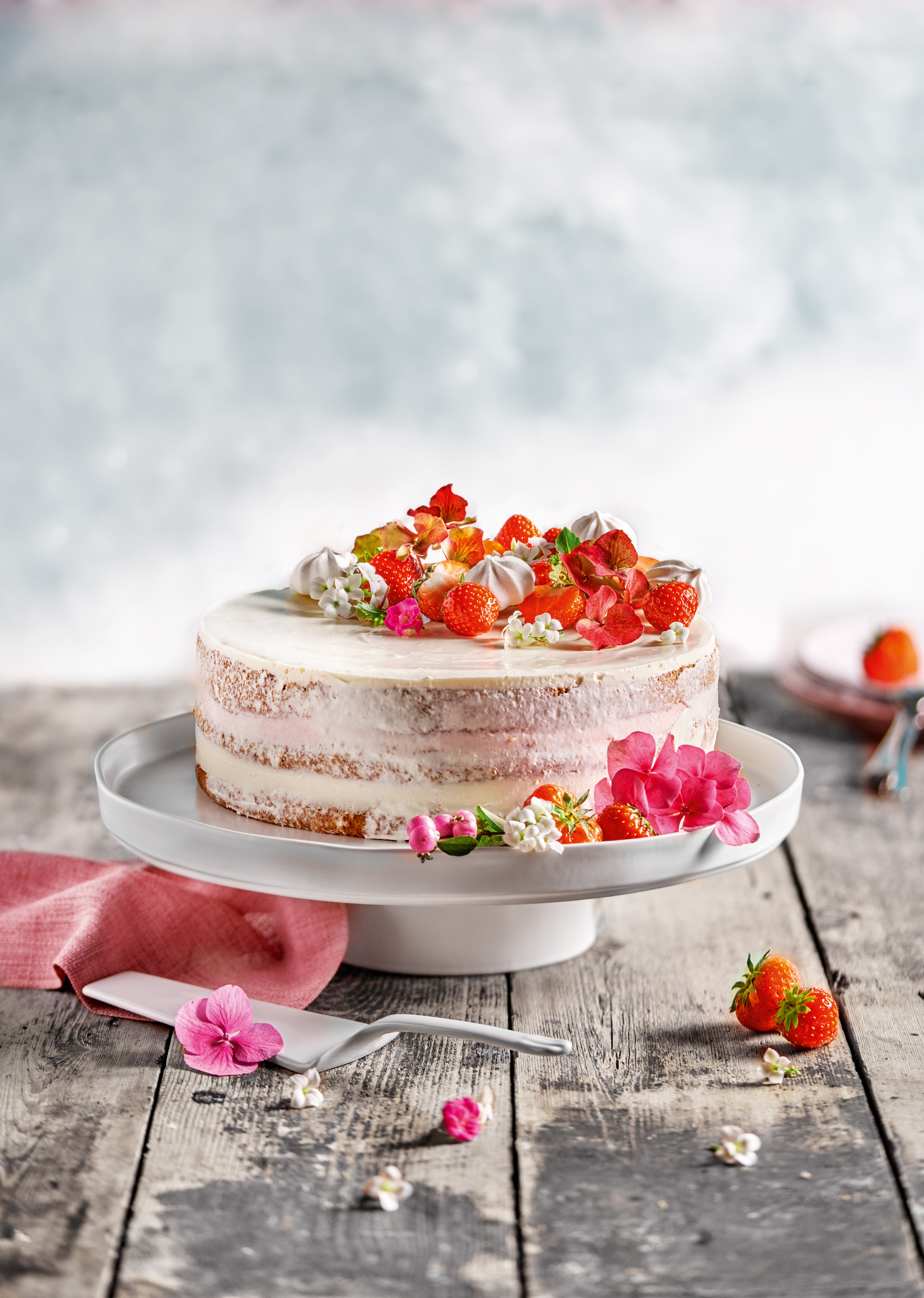 Semi Naked Erdbeer Mascarpone Torte